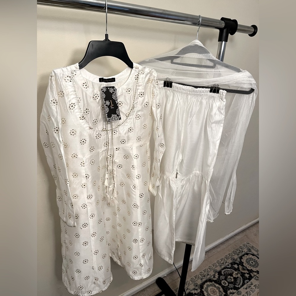 Pakistani Brand New @j.junaidjamshed ,9 to 10 years old gharara outfit